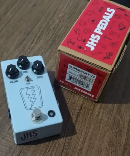 Pedal JHS Superbolt V2 novo na caixa