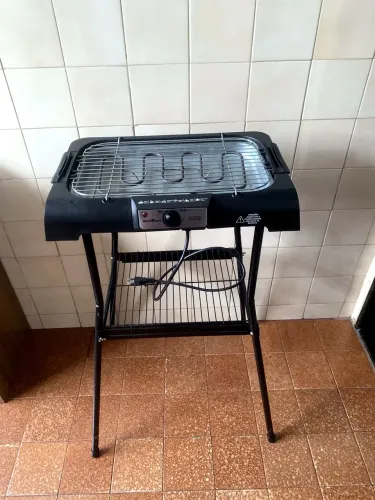 Churrasqueira elétrica na caixa