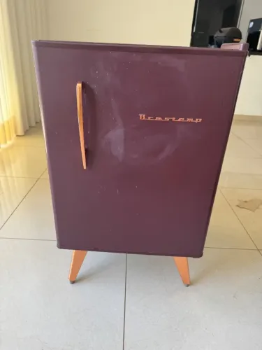 Frigobar Brastemp Retrô Marsala