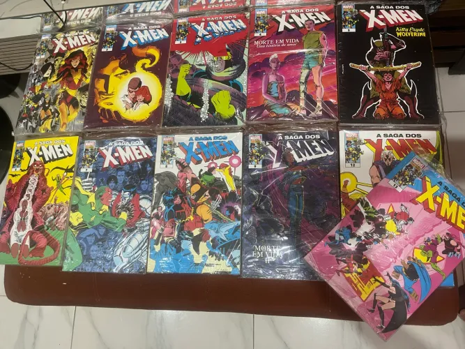 Lote Hq A Saga dos X-men (1 ao 9 + 12 e 13) Temporada 1 (Lacradas)