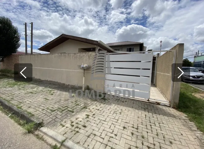 Vendo casa de esquina com Sobrado de 140m2 no fundo