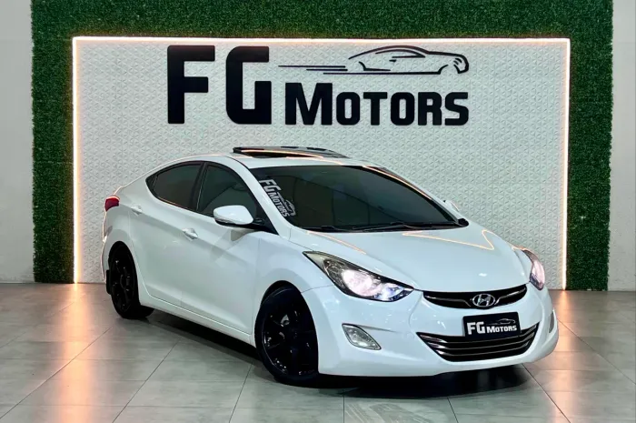 Hyundai Elantra GLS 1.8 16V Aut. 2013
