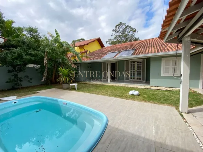 Casa com 3 quartos no bairro Santa Mônica, Florianópolis