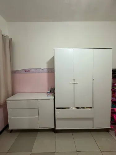 Cômoda e guarda roupa infantil