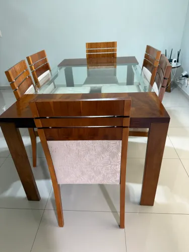 Mesa madeira maciça com vidro (Luciana Móveis)