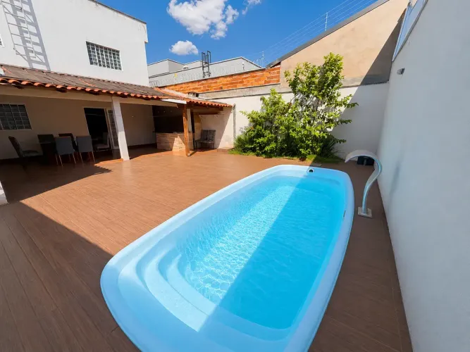 Sobrado 4 suítes, área gourmet e piscina aquecida