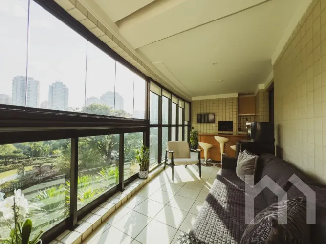 DESTAQUE - Apartamento à venda no Condomínio Villagio Panamby - Rua Itapaiuna 1800, Panamb
