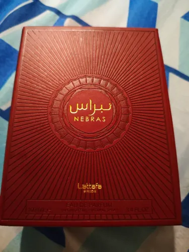 Nebras Lataffa / perfume árabe