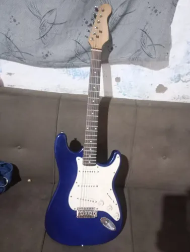 Vendo ou troco guitarra condor Rx20 com acessórios 