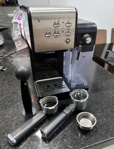 Cafeteira Espresso Oster PrimaLatte I - 15 Bar (Espresso, Latte e Cappuccino)