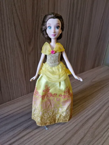 Boneca Belle Hasbro