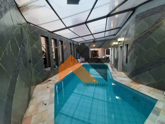 Casa para locação com 4 suítes planejadas, 4 vagas, piscina, churrasqueira e quintal - Bai