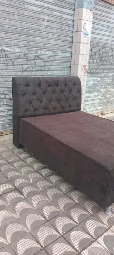 Cama com cabeceira