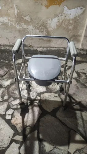 Cadeira de banho higiênica