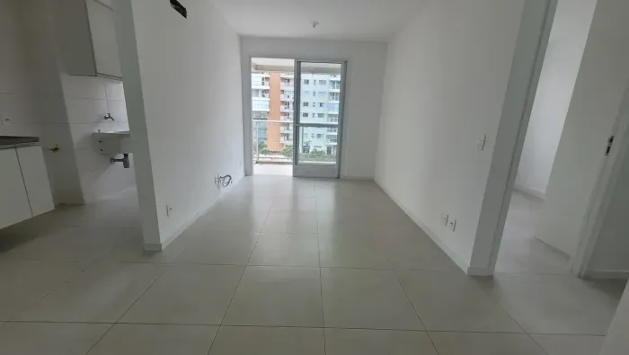 Imóvel para aluguel tem 65 metros quadrados com 2 quartos em Barra Olímpica - Rio de Janei