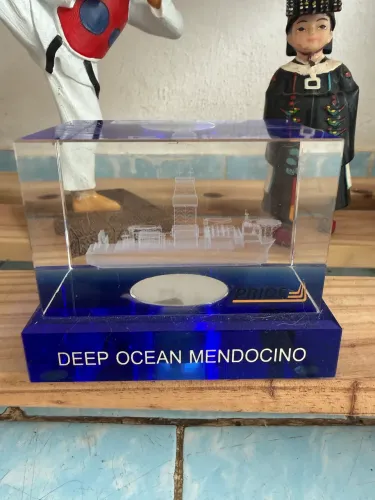 Miniatura comemorativa de cristal