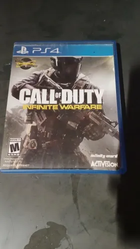 Vendo o jogo do ps4 callofduty