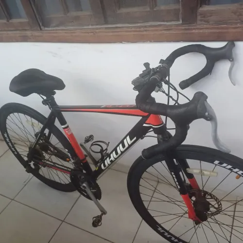 Bicicleta Speed Uhuul RL420 Shimano Tourney 21v - Freio a Disco mais acessórios