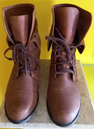 Bota em couro legítimo feminina