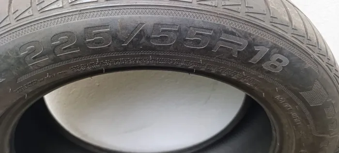 Par de pneus 225/55/18