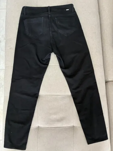 calça jeans preta