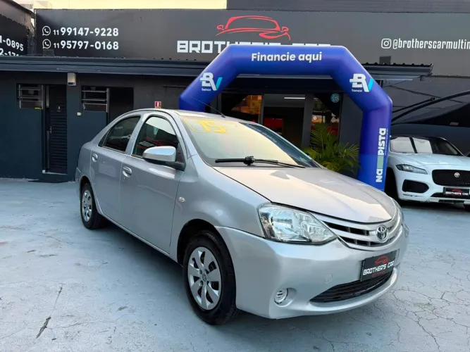 Toyota Etios X 1.3 Flex 16V 5P Mec. 2015