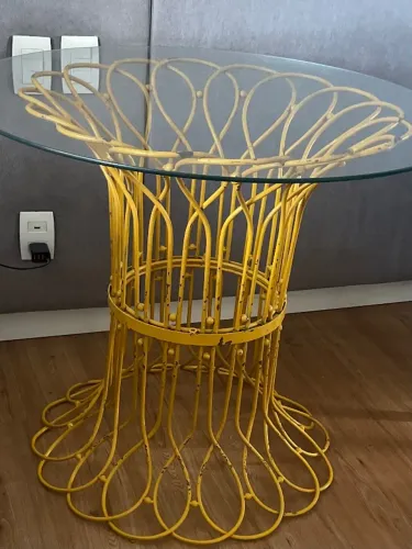     Base de Mesa em Ferro Decorativa - Aceita Tampo Maior