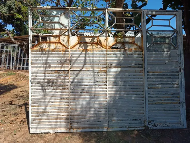 Portão de ferro