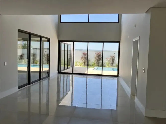 Casa à Venda com 4 quartos no Condomínio Alphaville Nova Esplanada em Votorantim SP
