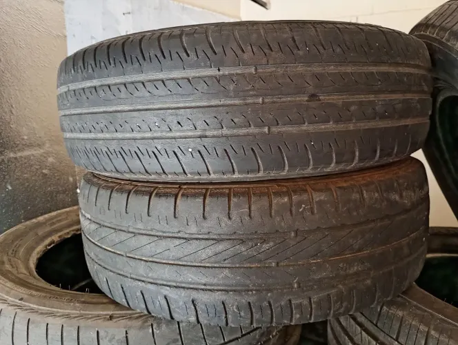 2 pneus 165/70/13.   
