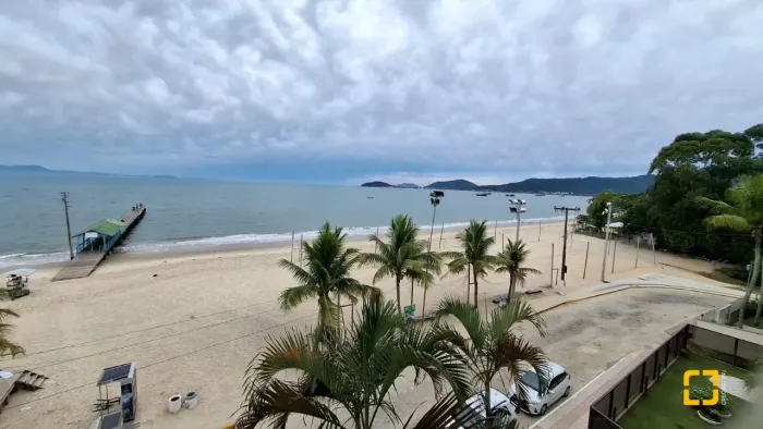 Apartamento 2 dormitórios, frente mar em Canasvieiras