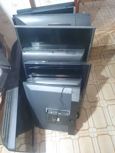 17 (Dezessete) Tvs Variadas de 26 até 65 Polegadas Lcd/Led Pra Aproveitar Peças. Leiam!