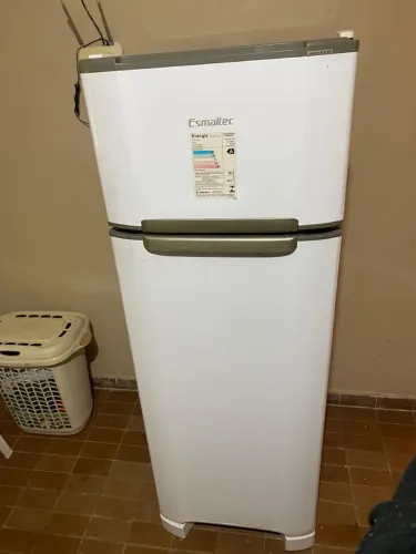 Geladeira Esmaltec