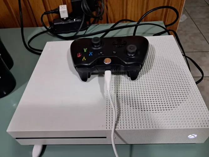 Xbox One S 