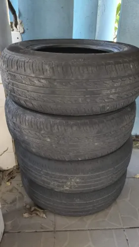 Pneus 205/70 R15 usados 