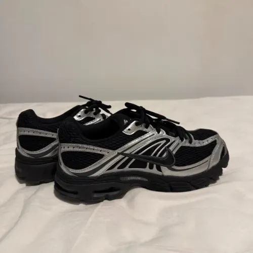 Tênis Air Max Moto 2K "Black Metallic Silver"