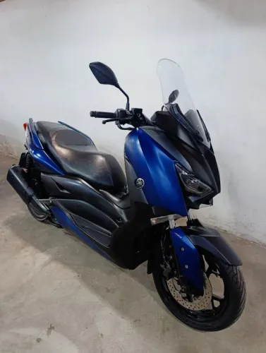 YAMAHA XMAX 250 