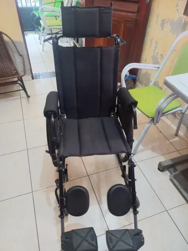CADEIRA DE RODAS