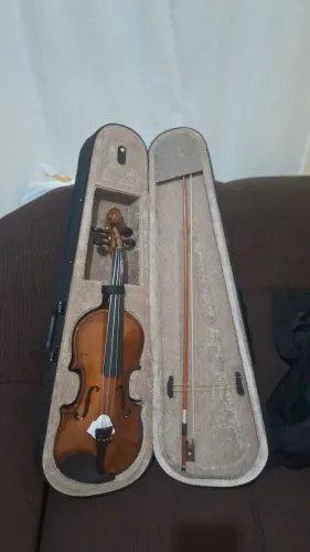 Vendo violino novo modelo 4/4