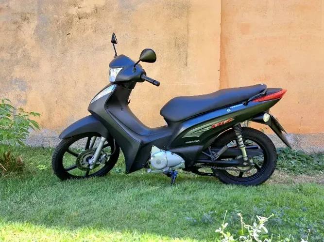 HONDA BIZ 125 EX 2015 - PRETA FOSCA ? ? Moto muito conservada