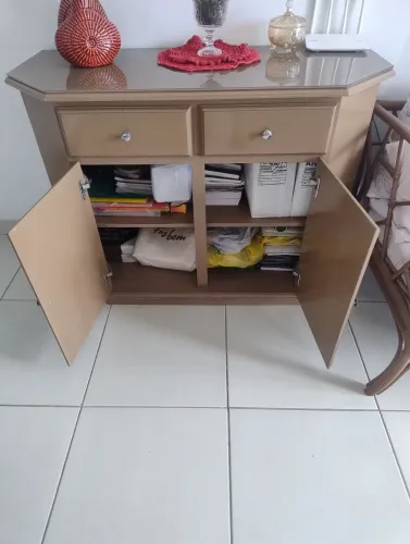 Vende-se um aparador para sala