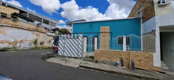 Casa Comercial ou Residencial 2 Quartos sendo 1 Suíte na Alvorada / Aceita Carro e Parcela
