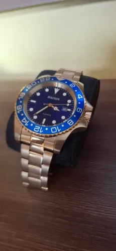 Relógio Dourado Magnum R$ 300