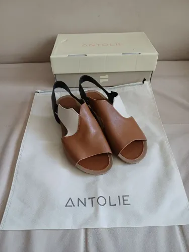 Sandália feminina Couro Antolie tam 38 nova