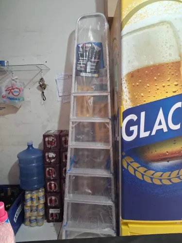 VENDO ESCADA DE ALUMÍNIO NOVA