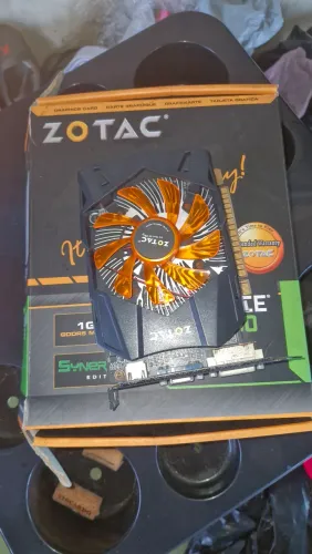 ?Placa De Vídeo Zotac GTX 650 1GB Com Defeito / Sucata Para Peças Na Caixa