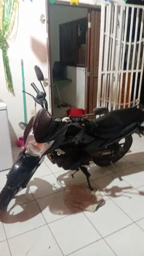Vende-se uma mottu(quitada)pra vender logo!!!