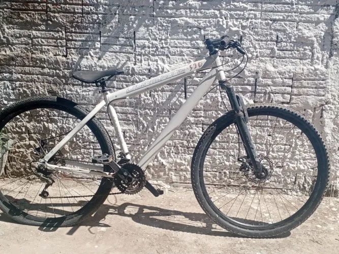Vendo uma bicicleta