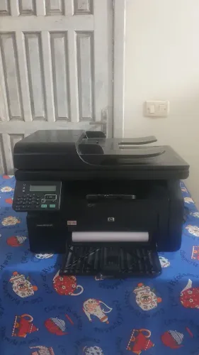 Impressora monocromática HP Laserjet M1212Nf MFP