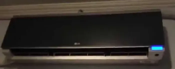Ar Condicionado Split LG 9000 BTUs Quente/Frio - Modelo Espelhado - Usado